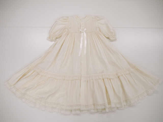 ノーブランド保管中に変色したドレス