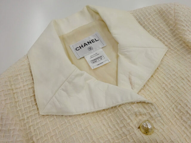 シャネルジャケット襟染み抜き2