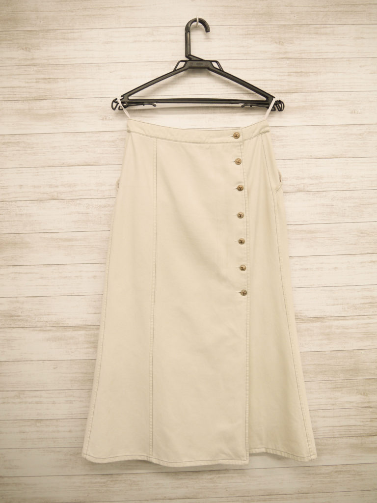 シャネル生成りスカート染み抜き２