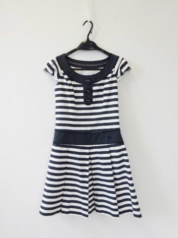 バーバリーワンピース脇黄ばみ３