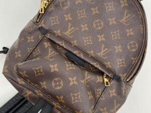 LOUIS VUITTON〉「カシミヤセーターの皮脂汚れを綺麗にしたい