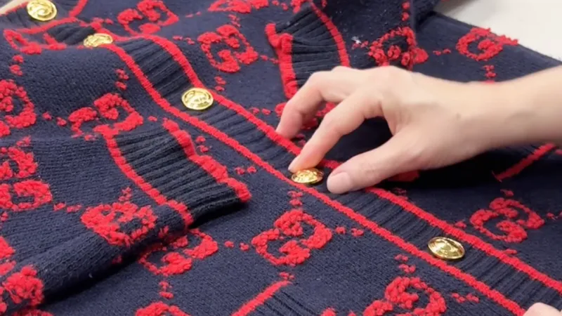 Gucciニットクリーニング