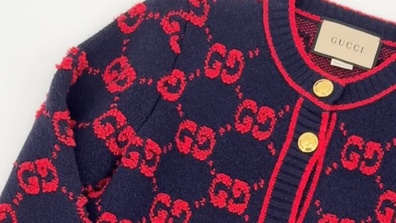 Gucciニットクリーニング