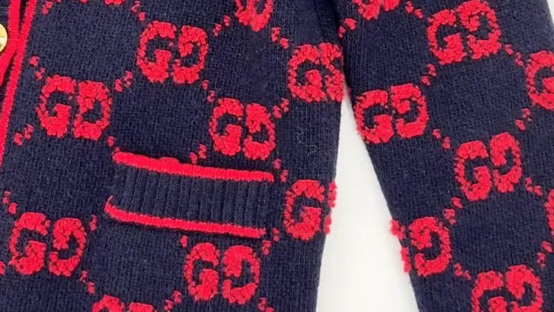 Gucciニットクリーニング