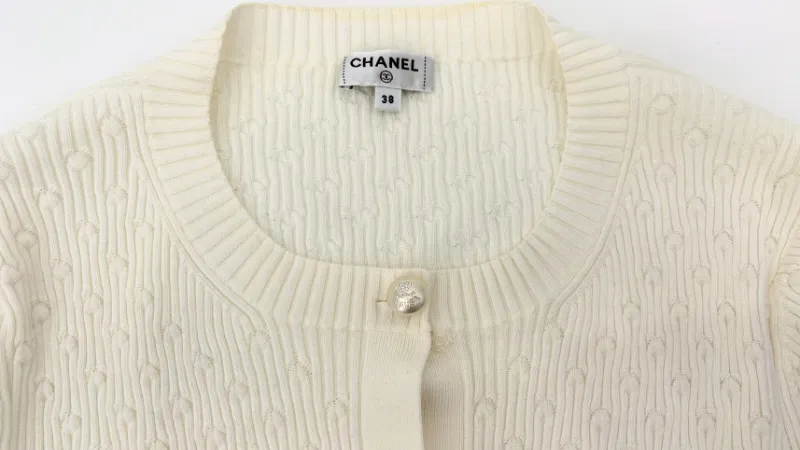 CHANELニットカーディガンクリーニング水洗い